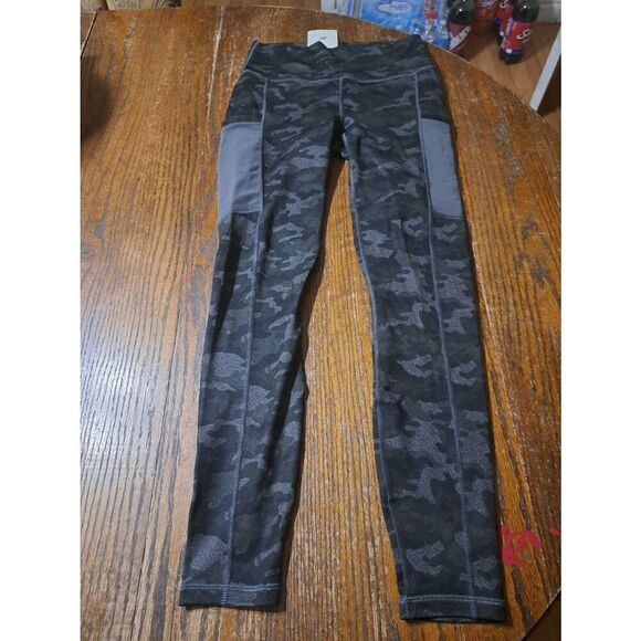 New Small Fabletics Charcoal Camo On The Go High Waist PowerHold Legging… - Picture 7 of 8